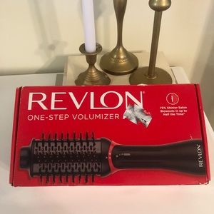 Like New Revlon One Step Volumizer Plus